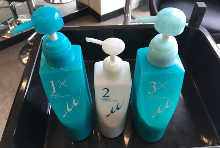 燙髮後使用哥德式3劑式護髮,幫頭髮補充水分 燙髮後使用哥德式三劑式護髮-台中燙髮推薦