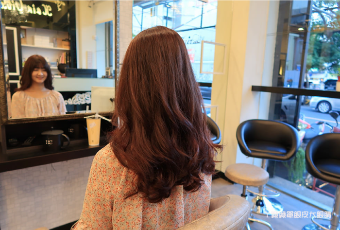 很喜歡這次的水波紋溫塑燙髮髮型,台中燙髮推薦一定要找HairCity髮城 水波紋溫塑燙髮-台中一中街燙髮推薦