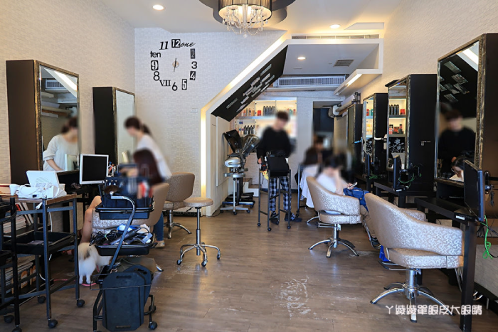 建議來燙髮之前先與設計師預約,減少等待的時間 燙髮前需要先預約-一中街燙髮推薦HairCity髮城